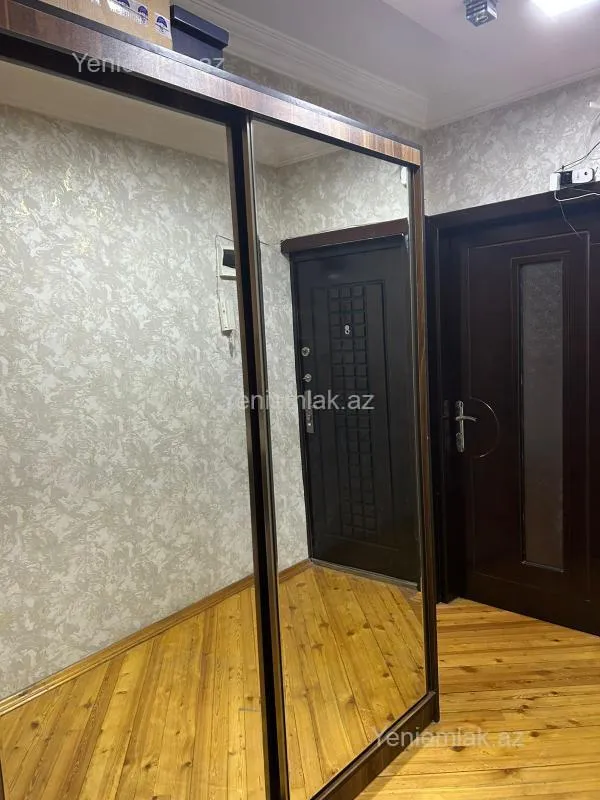 Satılır 4 otaqlı köhnə tikili 110 m²
