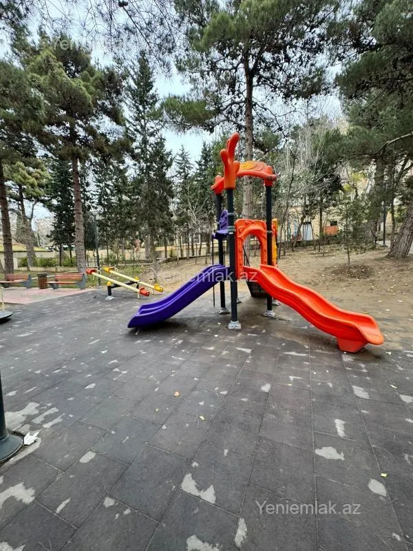 Satılır 3 otaqlı köhnə tikili 80 m²