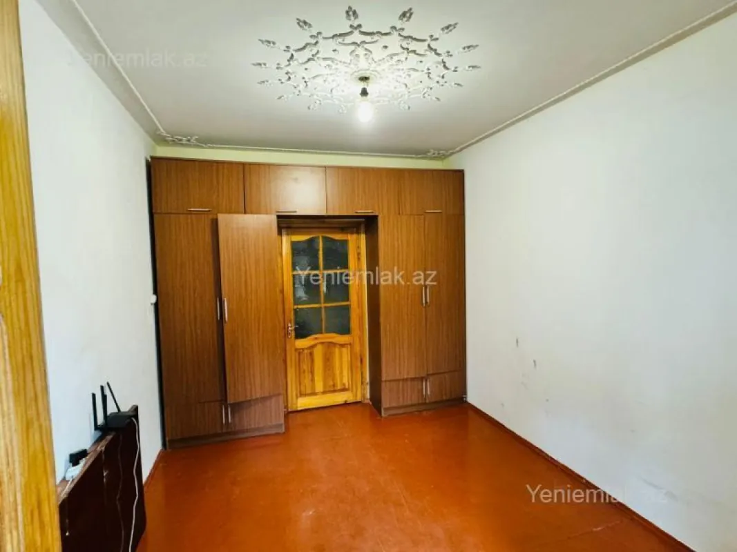 Satılır 3 otaqlı köhnə tikili 80 m²
