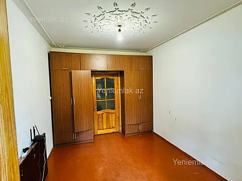 Satılır 3 otaqlı köhnə tikili 80 m²