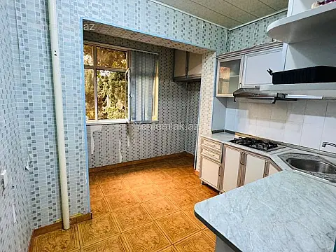 Satılır 3 otaqlı köhnə tikili 80 m²
