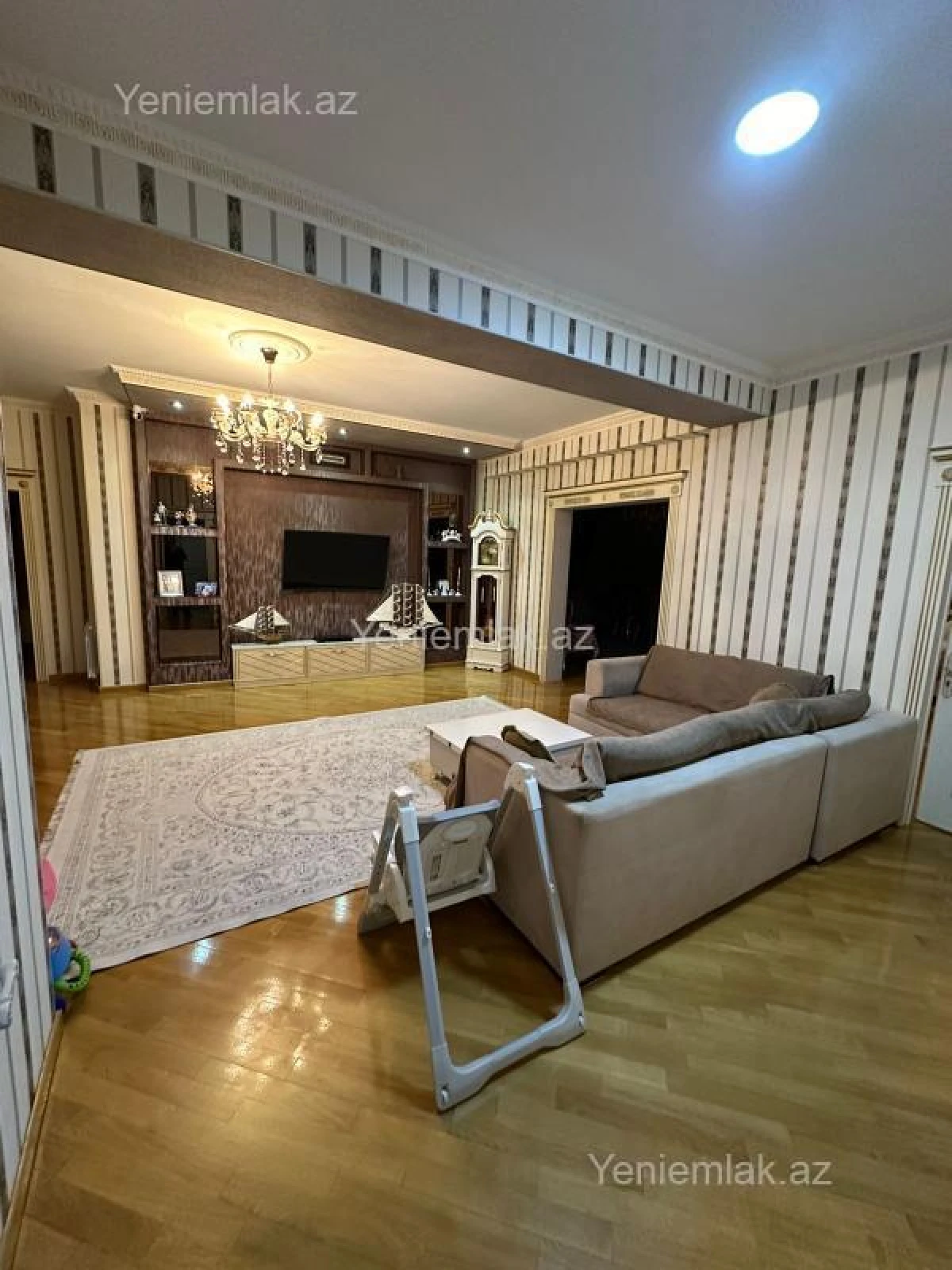 Satılır 5 otaqlı yeni tikili 180 m²