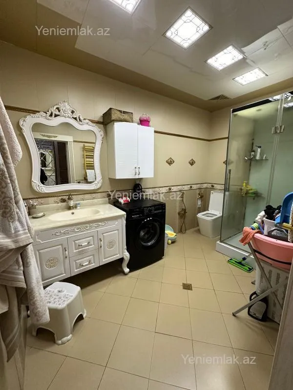 Satılır 5 otaqlı yeni tikili 180 m²