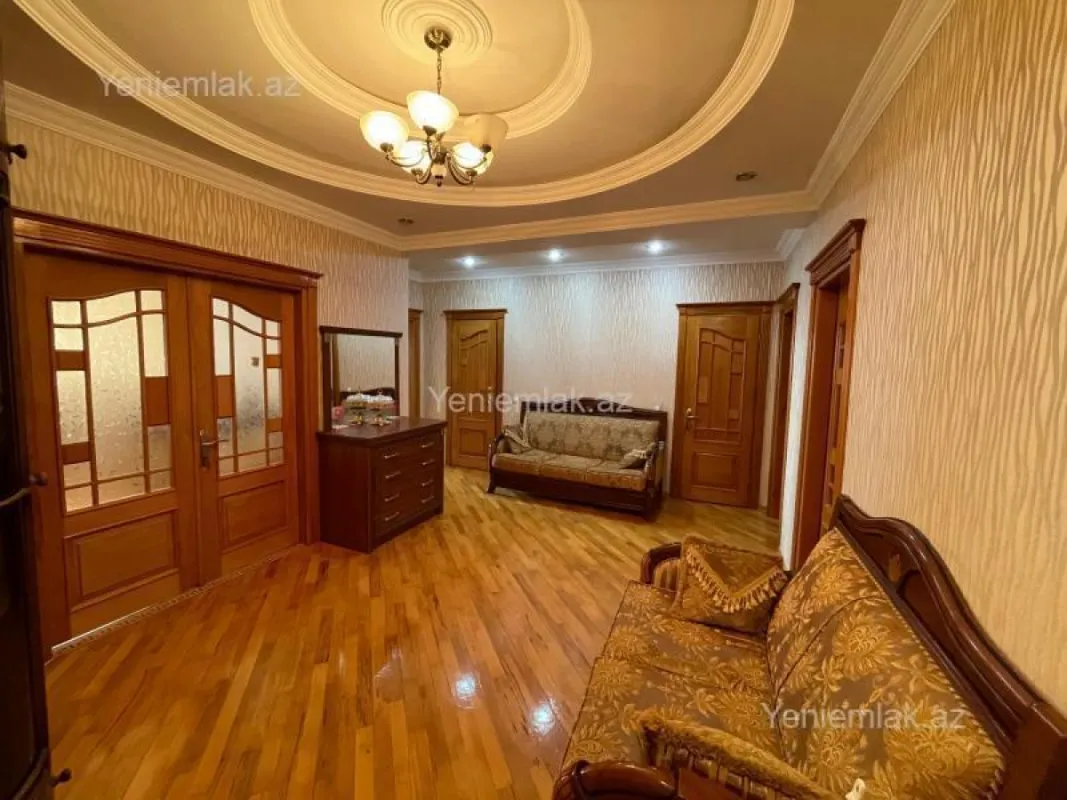 Satılır 3 otaqlı yeni tikili 125 m²