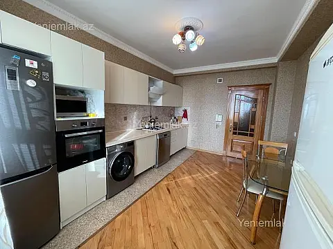 Satılır 3 otaqlı yeni tikili 125 m²