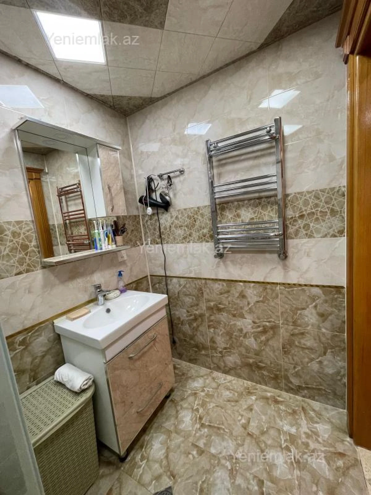 Satılır 3 otaqlı yeni tikili 125 m²