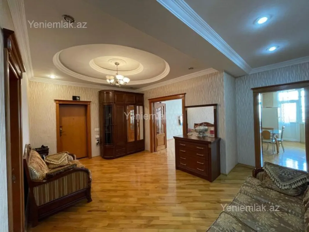 Satılır 3 otaqlı yeni tikili 125 m²