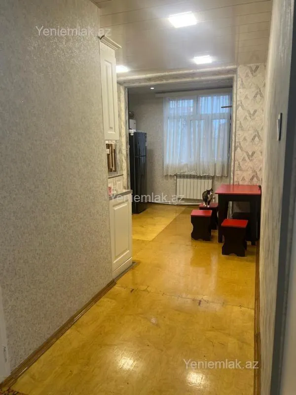 Satılır 2 otaqlı köhnə tikili 55 m²