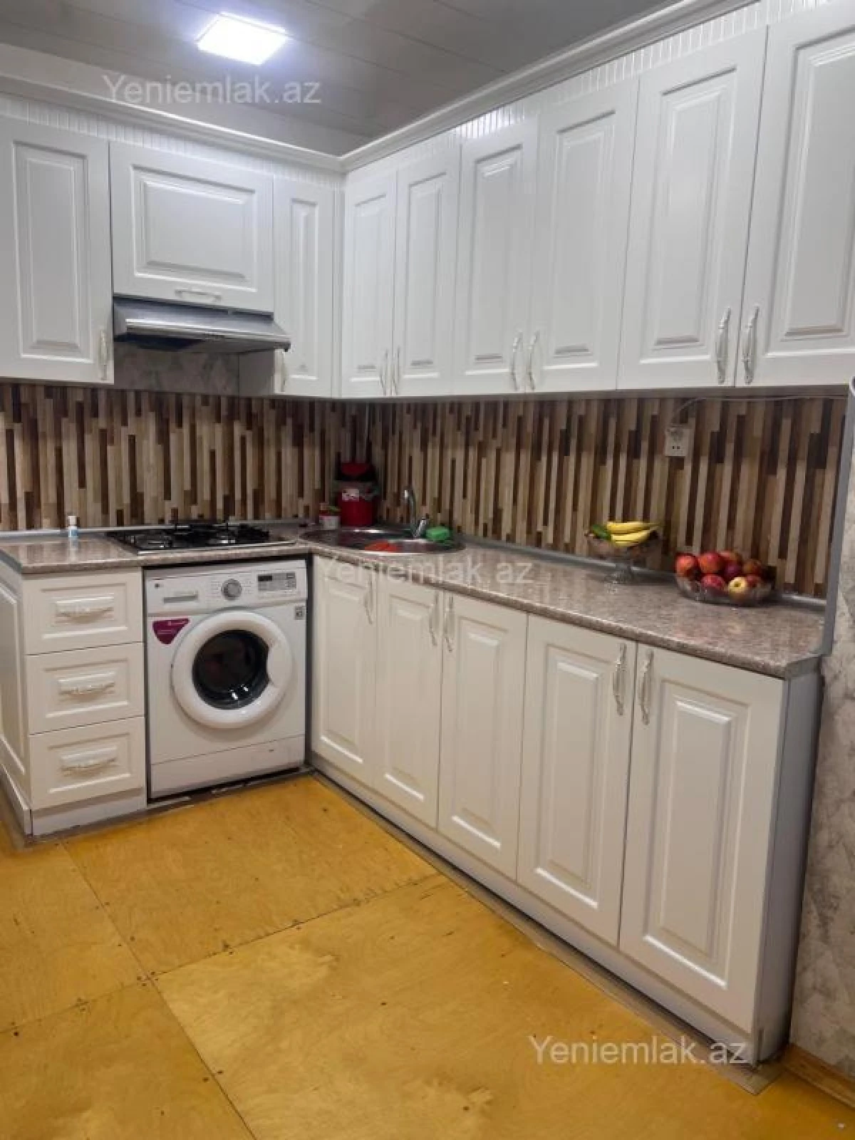 Satılır 2 otaqlı köhnə tikili 55 m²