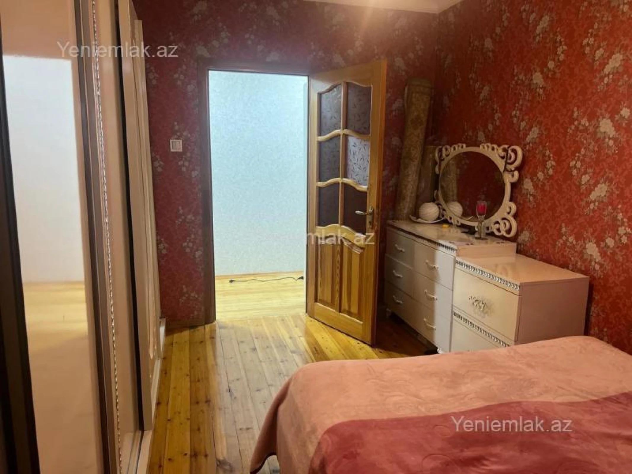 Satılır 2 otaqlı köhnə tikili 55 m²