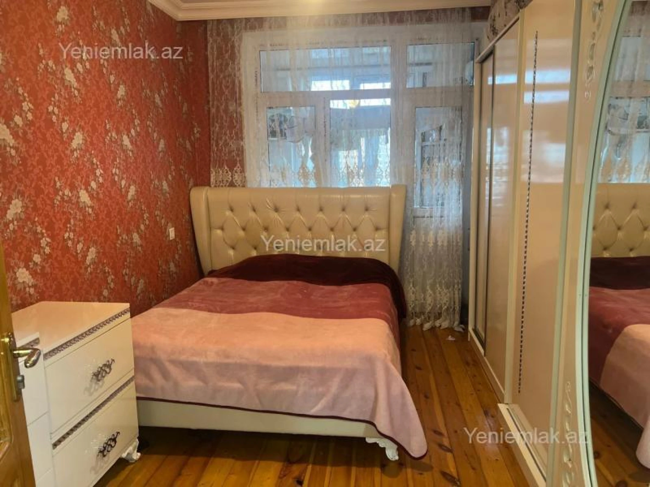 Satılır 2 otaqlı köhnə tikili 55 m²