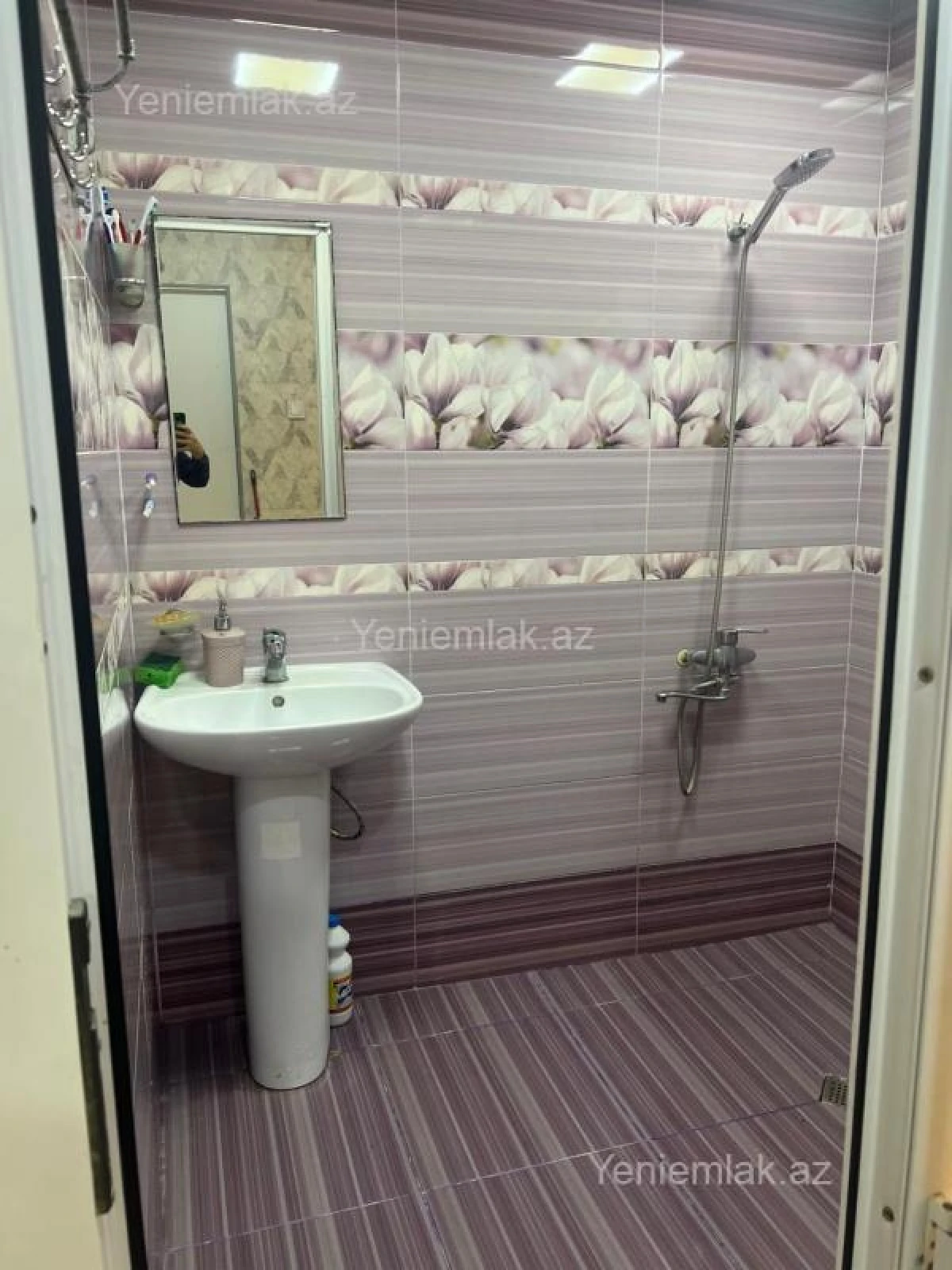 Satılır 2 otaqlı köhnə tikili 55 m²