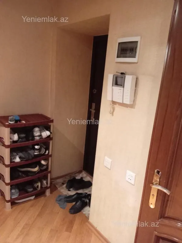 Satılır 3 otaqlı köhnə tikili 73 m²