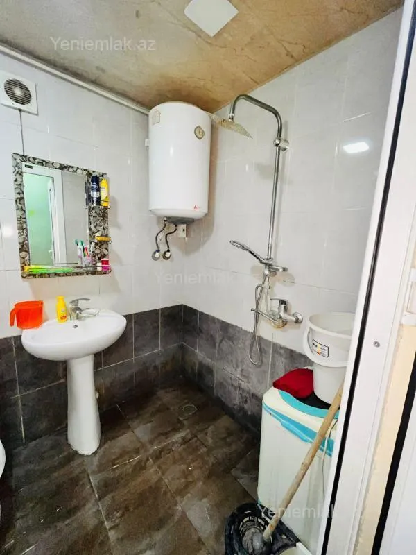 Satılır 2 otaqlı köhnə tikili 50 m²