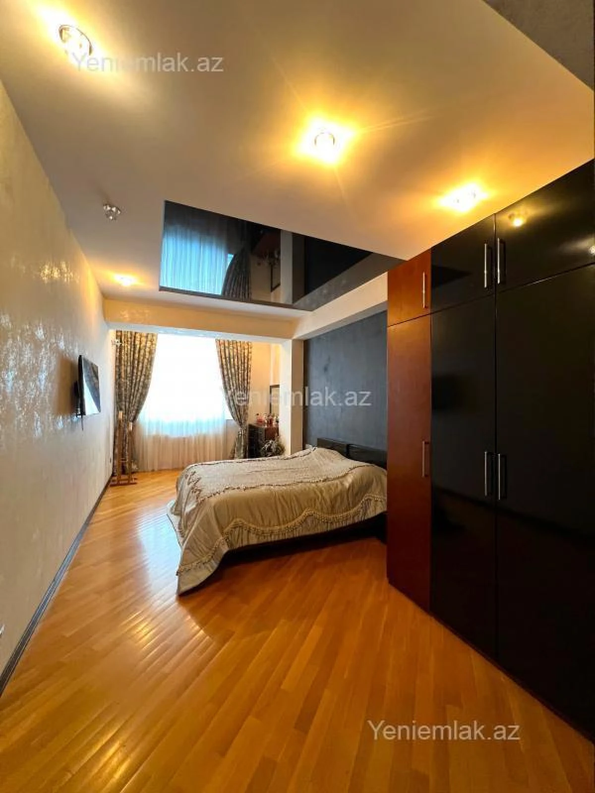 Satılır 4 otaqlı yeni tikili 160 m²