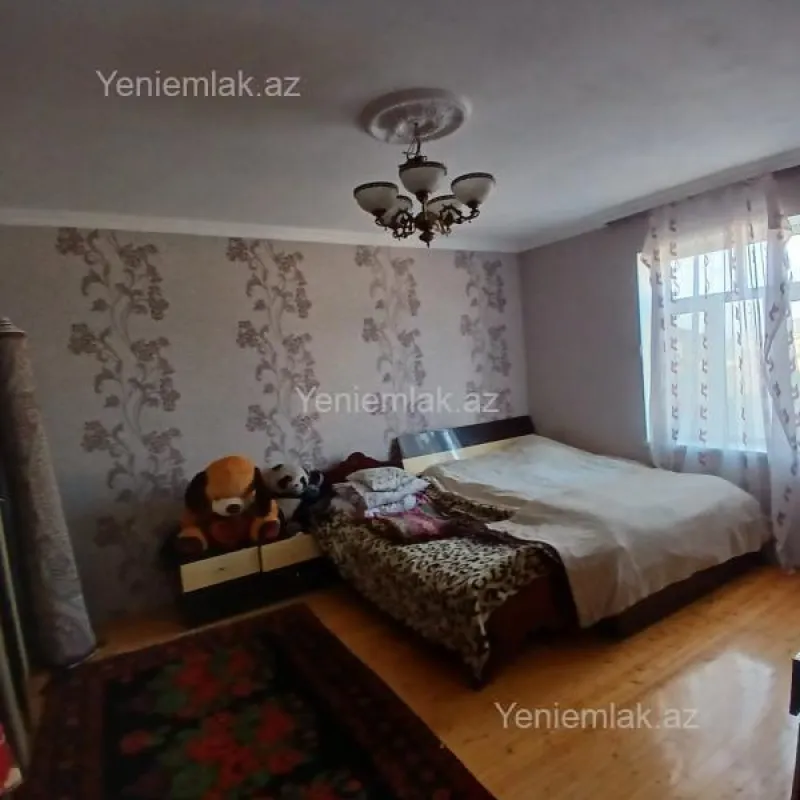 Satılır 4 otaqlı həyət evi 100 m²