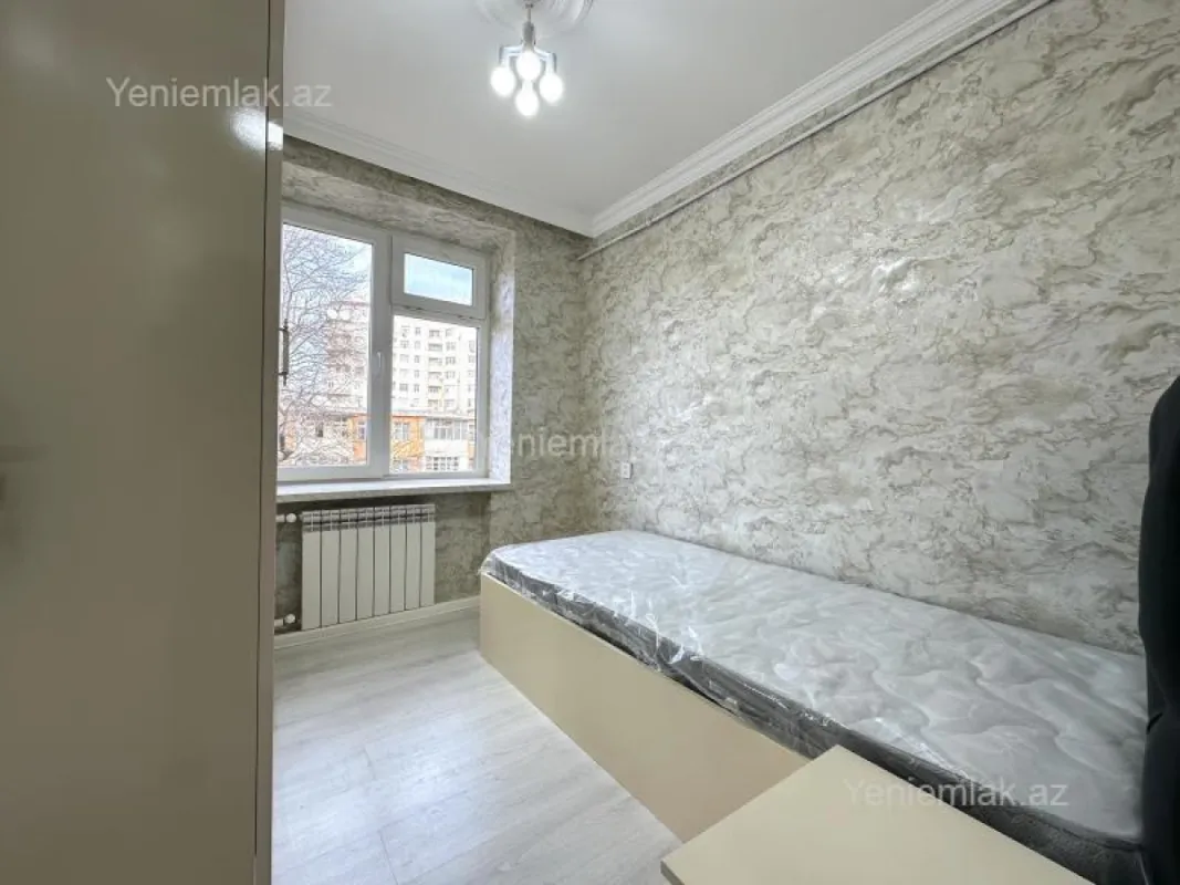 Satılır 3 otaqlı köhnə tikili 55 m²