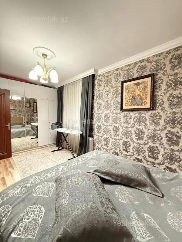 Satılır 2 otaqlı köhnə tikili 70 m²