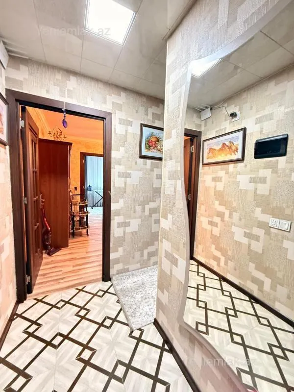 Satılır 2 otaqlı köhnə tikili 70 m²