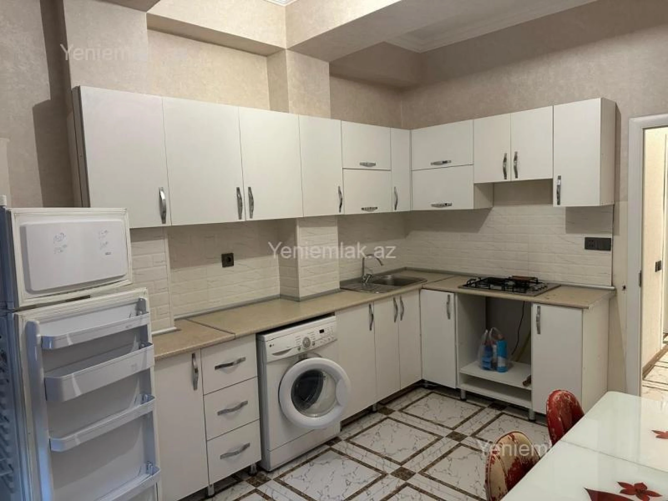 Satılır 3 otaqlı yeni tikili 72 m²
