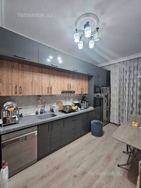Satılır 4 otaqlı yeni tikili 162 m²