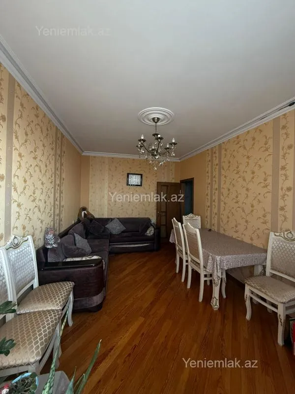 Satılır 2 otaqlı köhnə tikili 65 m²