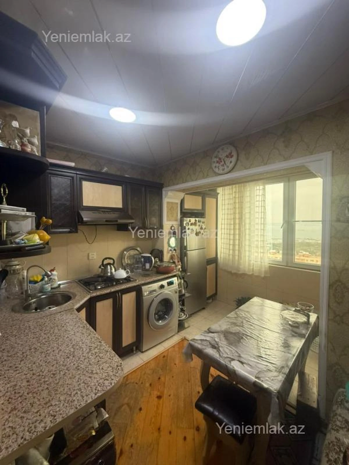 Satılır 2 otaqlı köhnə tikili 65 m²