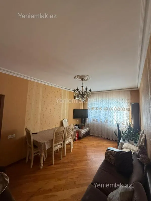 Satılır 2 otaqlı köhnə tikili 65 m²