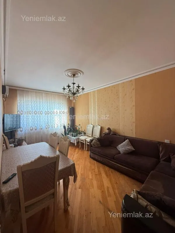 Satılır 2 otaqlı köhnə tikili 65 m²