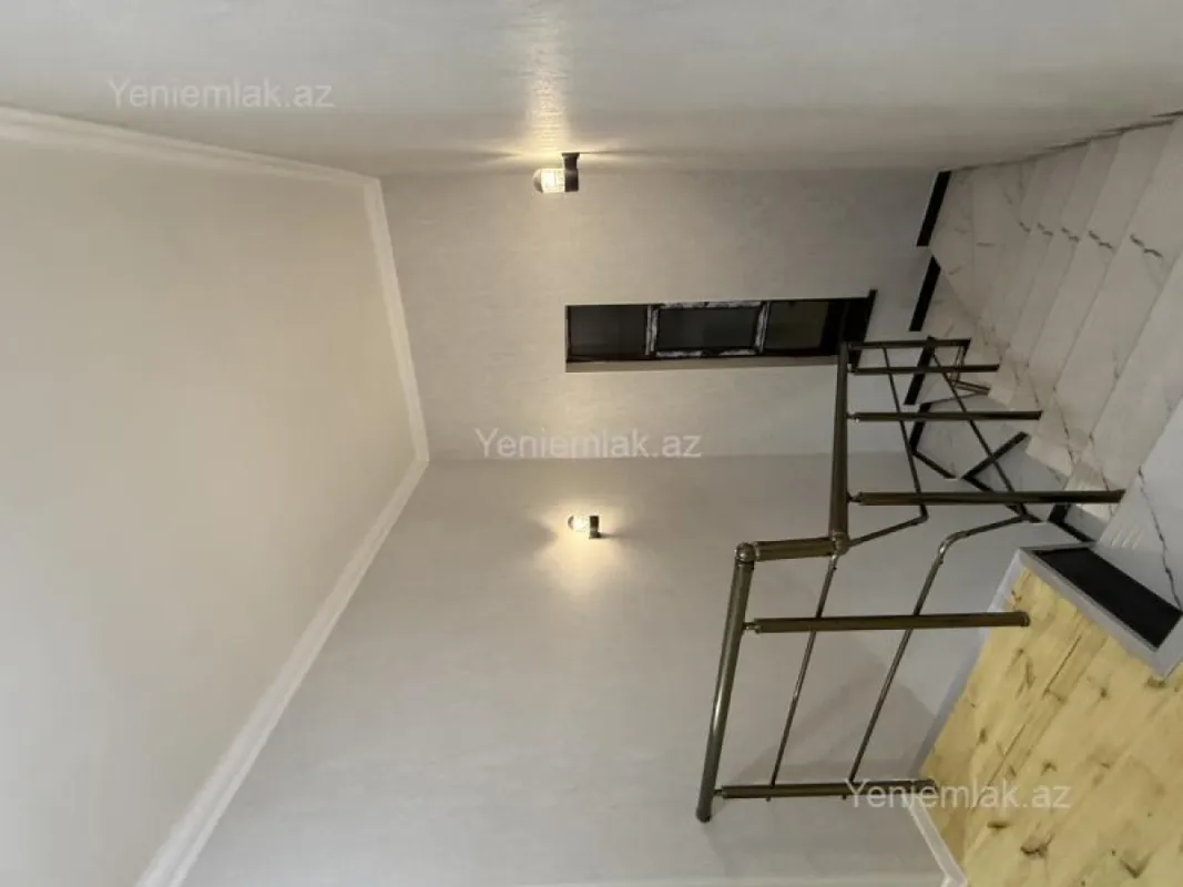 Satılır 6 otaqlı həyət evi 200 m²