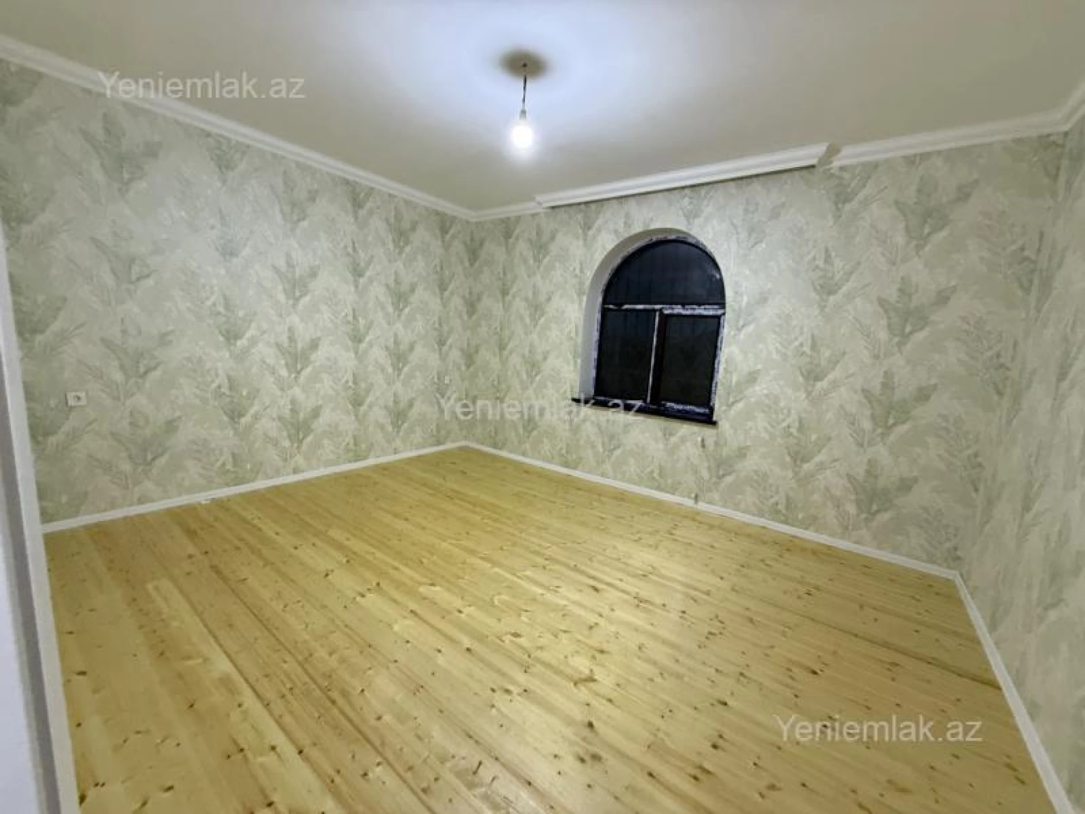 Satılır 6 otaqlı həyət evi 200 m²