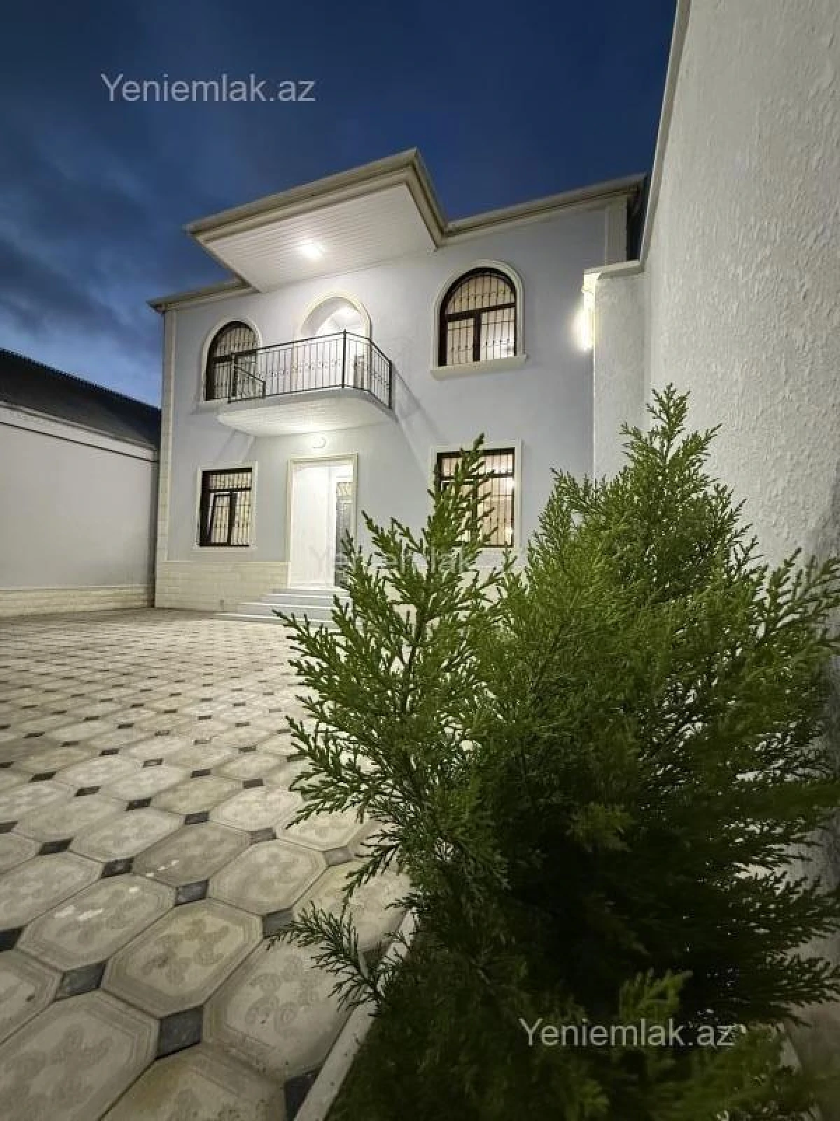 Satılır 6 otaqlı həyət evi 200 m²