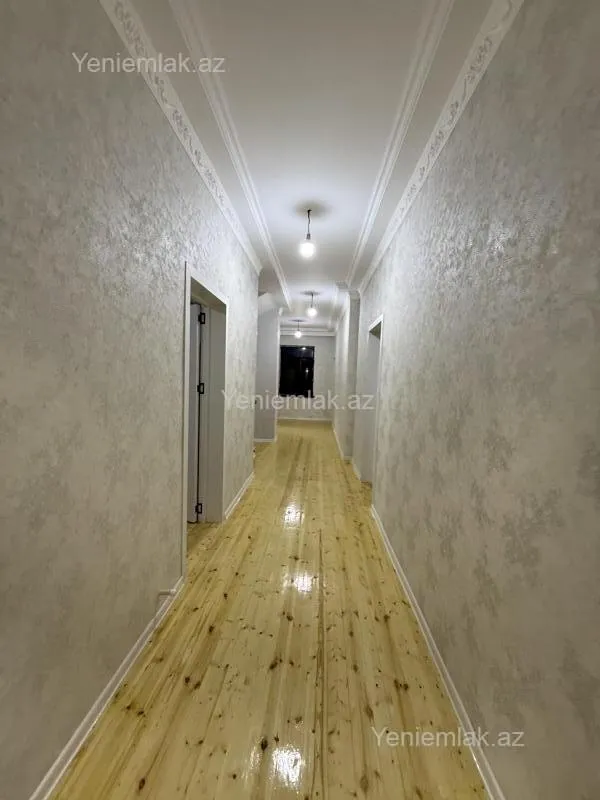 Satılır 6 otaqlı həyət evi 200 m²