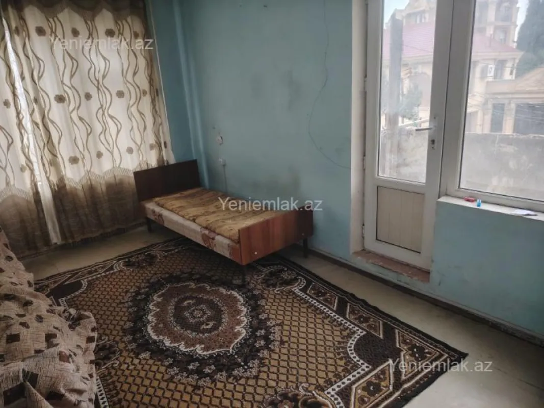 Satılır 2 otaqlı köhnə tikili 65 m²