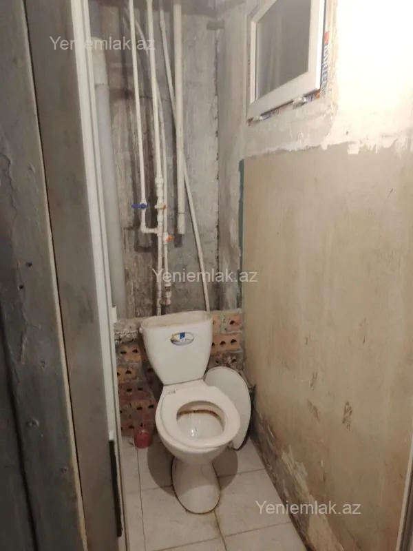 Satılır 2 otaqlı köhnə tikili 65 m²