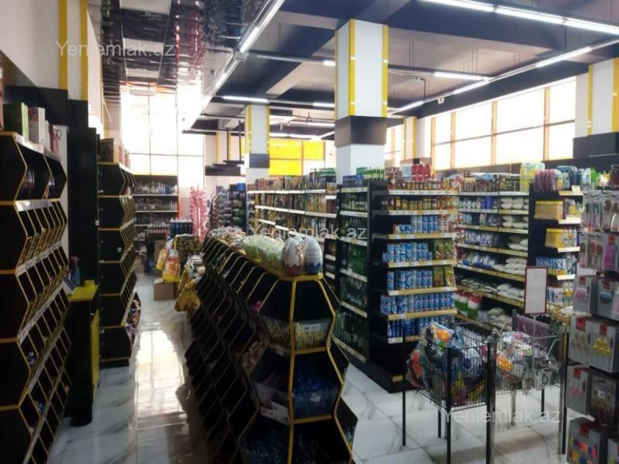 Satılır 5 otaqlı obyekt 310 m²