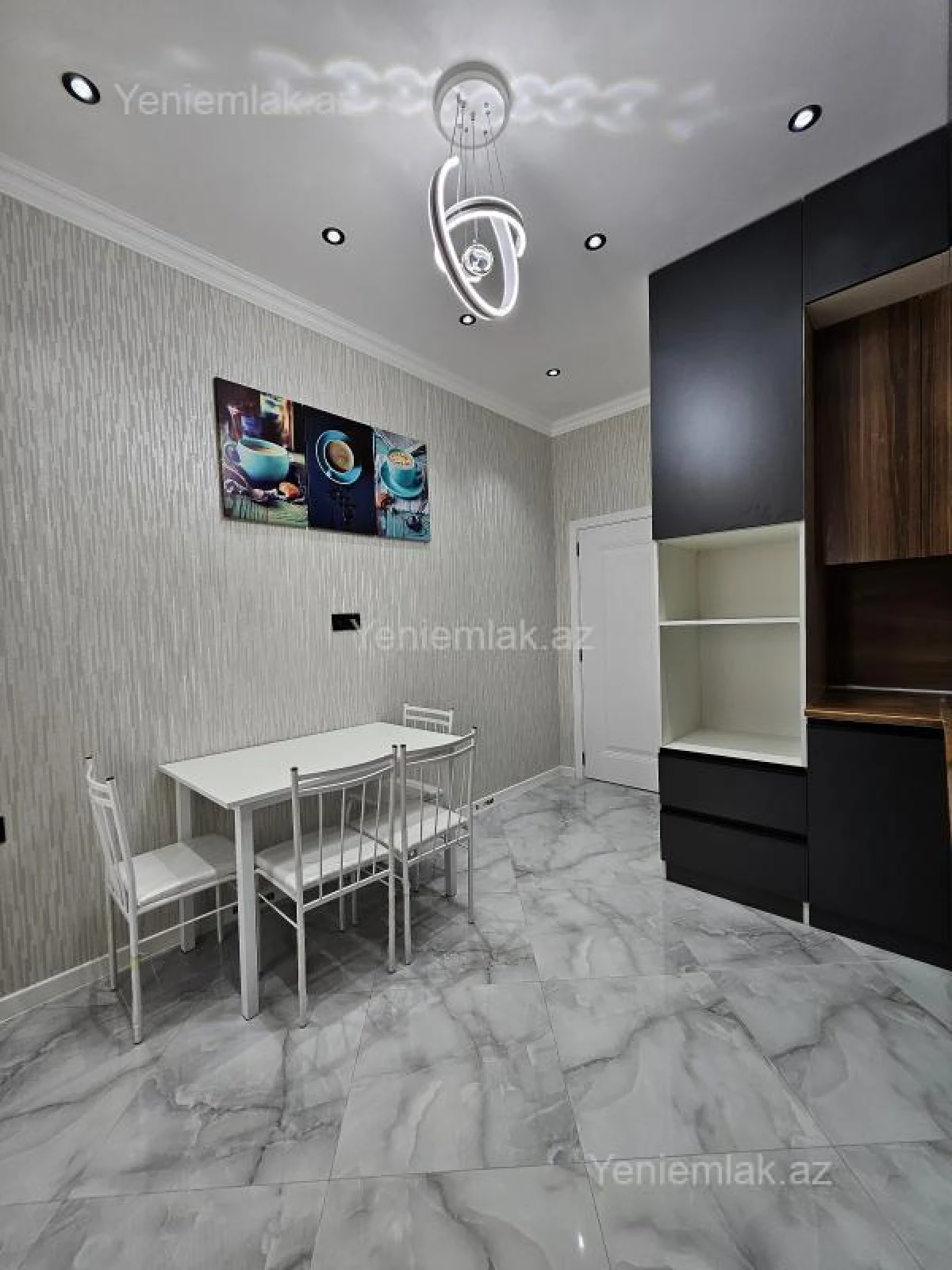 Satılır 4 otaqlı yeni tikili 122 m²