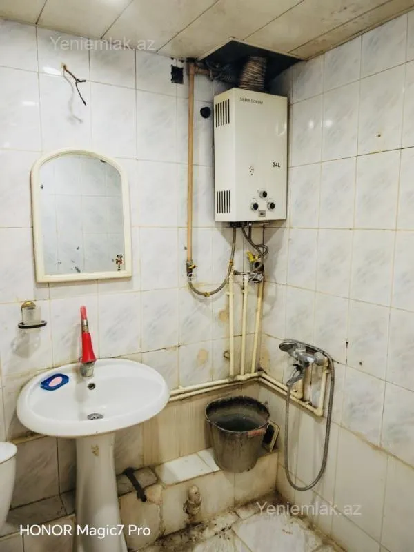 Satılır 2 otaqlı köhnə tikili 50 m²