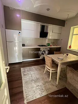 Satılır 4 otaqlı həyət evi 200 m²