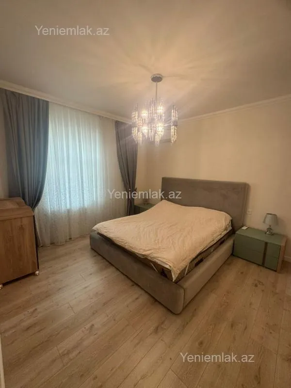 Satılır 4 otaqlı həyət evi 200 m²