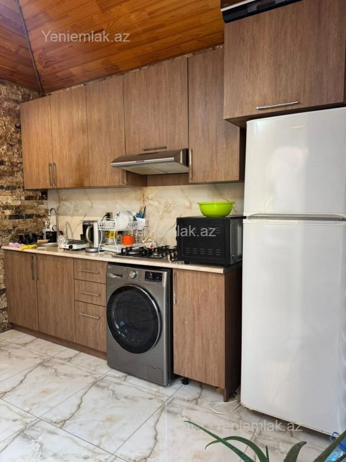 Satılır 4 otaqlı həyət evi 200 m²