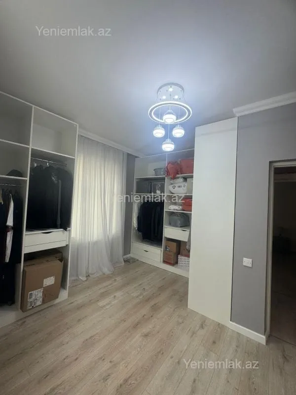 Satılır 4 otaqlı həyət evi 200 m²
