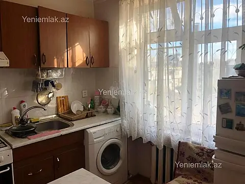 Satılır 2 otaqlı köhnə tikili 40 m²