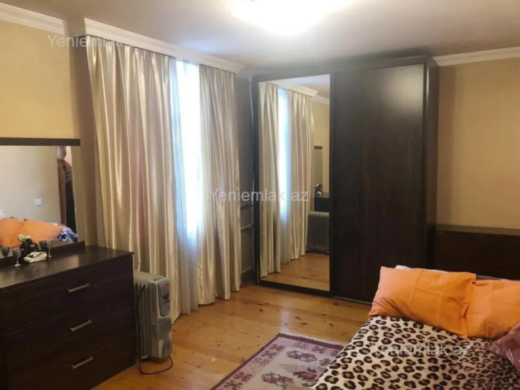 Satılır 2 otaqlı köhnə tikili 40 m²