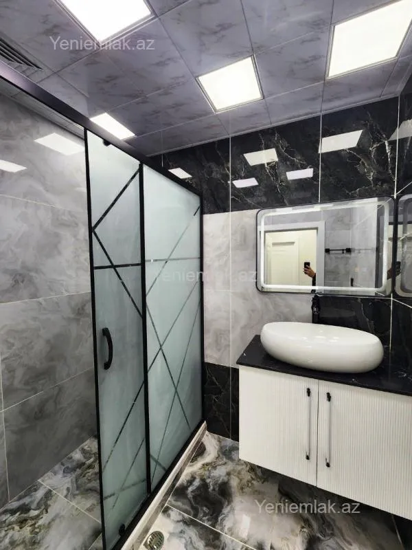 Satılır 3 otaqlı köhnə tikili 75 m²