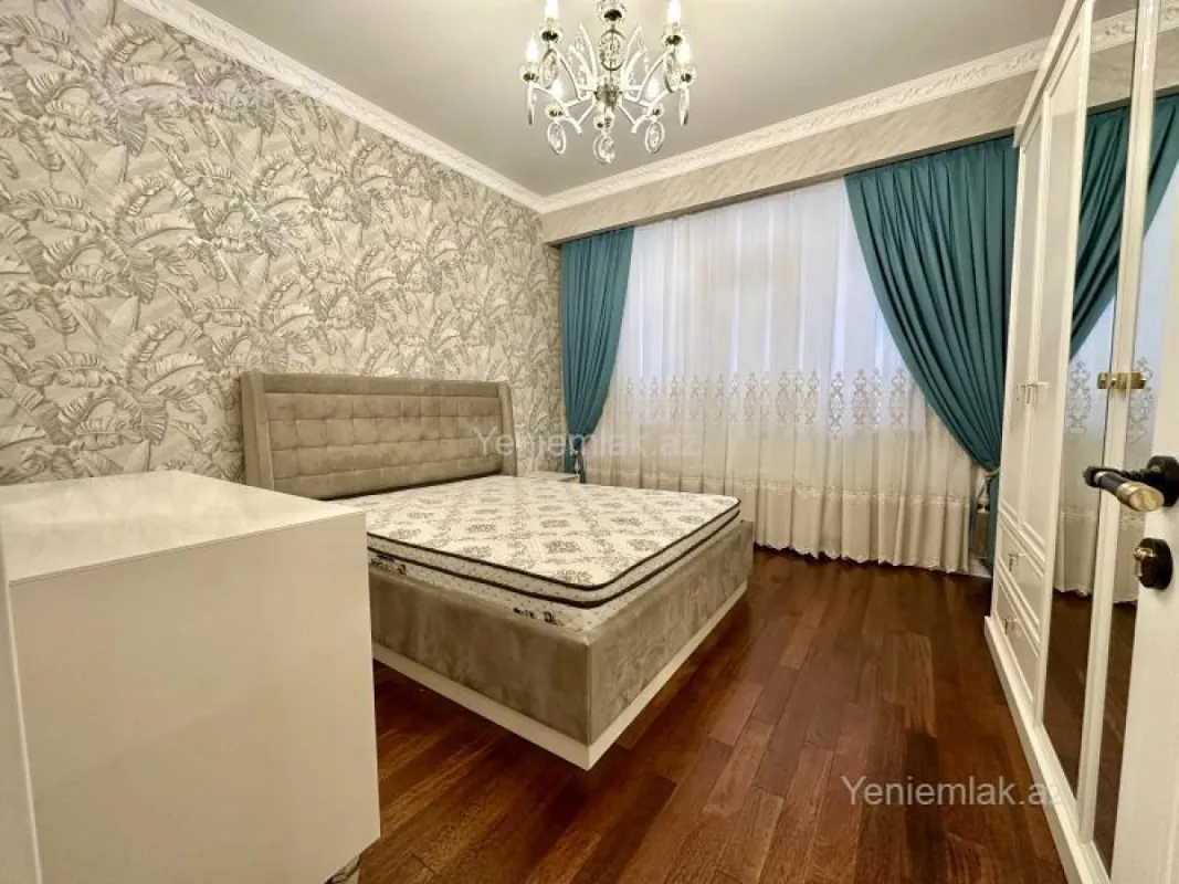 Satılır 3 otaqlı yeni tikili 120 m²