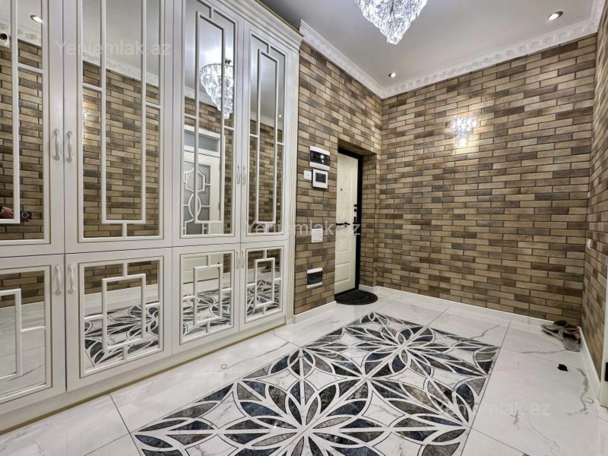 Satılır 3 otaqlı yeni tikili 120 m²