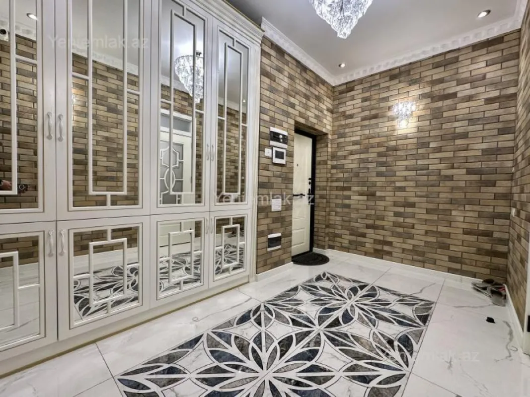 Satılır 3 otaqlı yeni tikili 120 m²