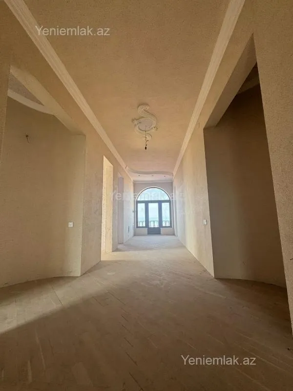 Satılır 10 otaqlı obyekt 920 m²