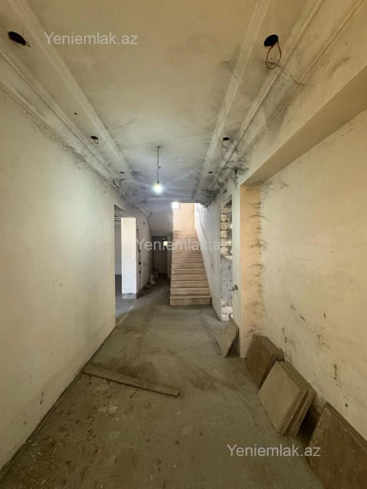 Satılır 10 otaqlı obyekt 920 m²